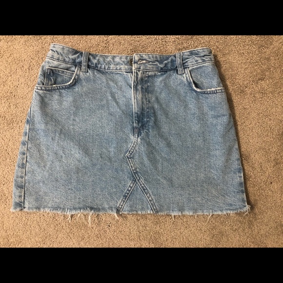 Italian jean skirt - Picture 2 of 3
